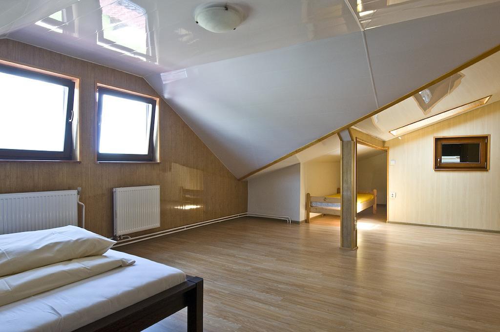 Penzion Rogalo スヴィット 部屋 写真